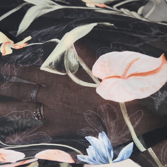 White House Black Market Floral Chiffon Sheer Blouse Size Small - Picture 6 of 9